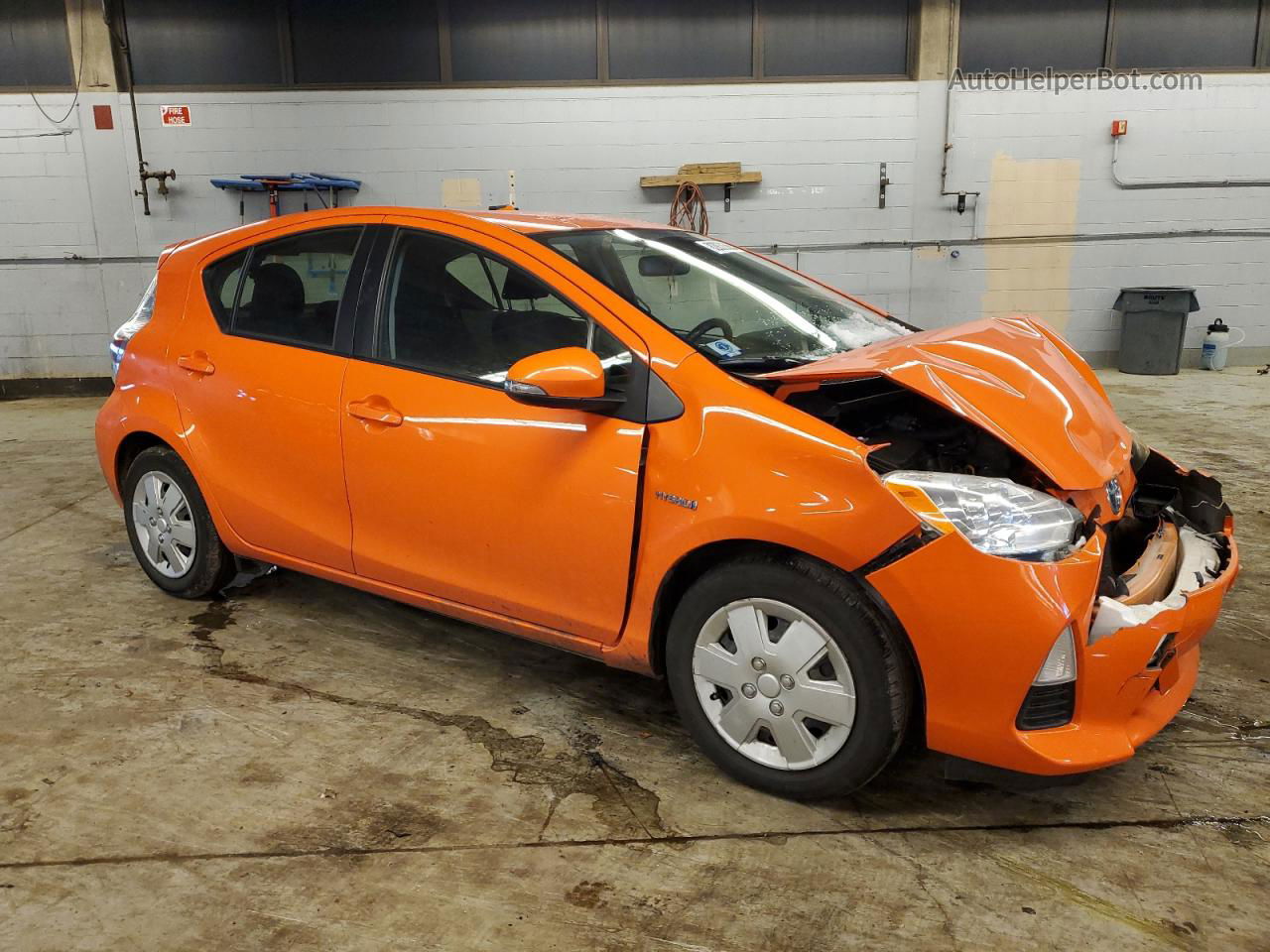 2013 Toyota Prius C  Orange vin: JTDKDTB36D1057048