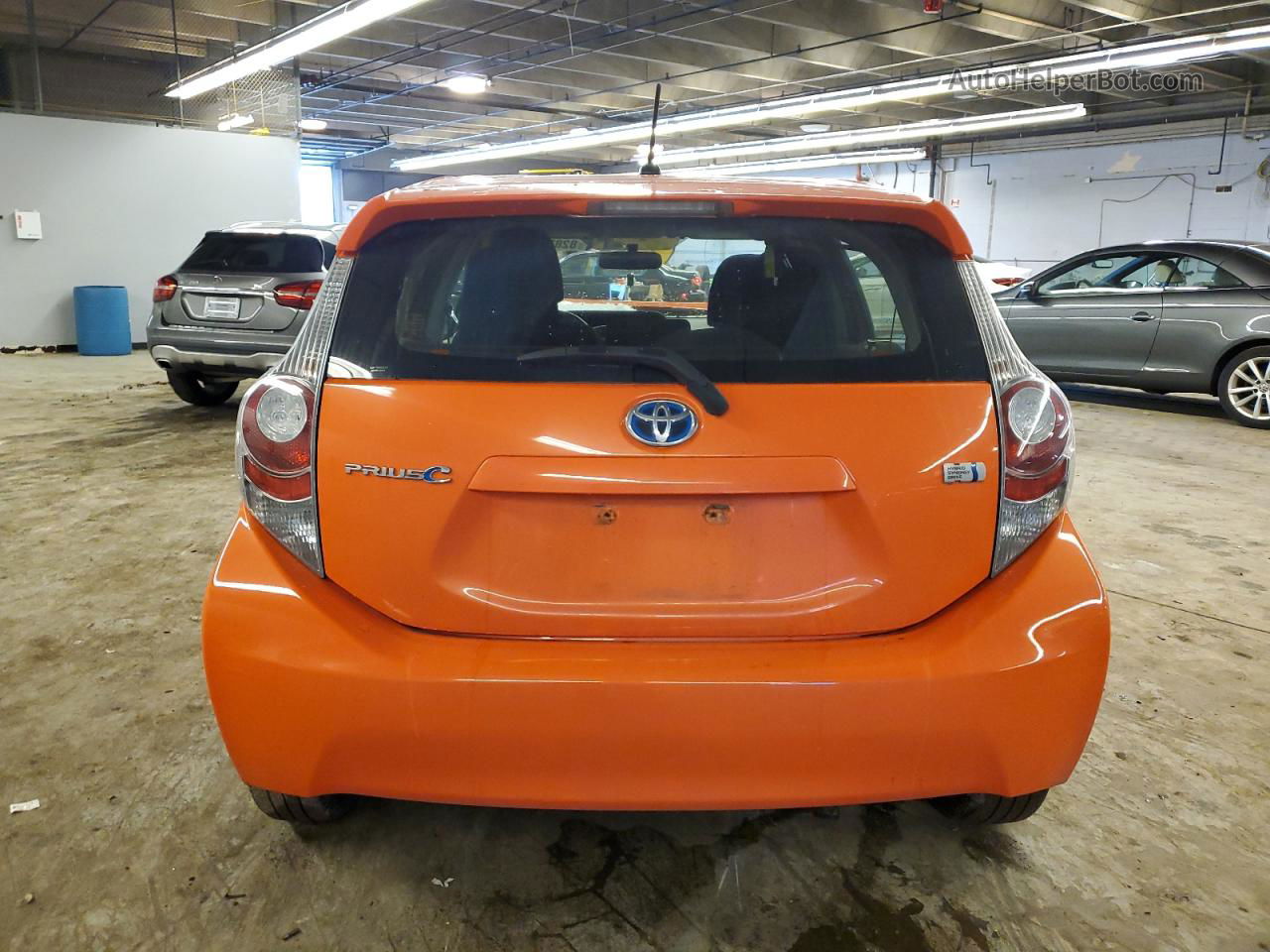 2013 Toyota Prius C  Orange vin: JTDKDTB36D1057048