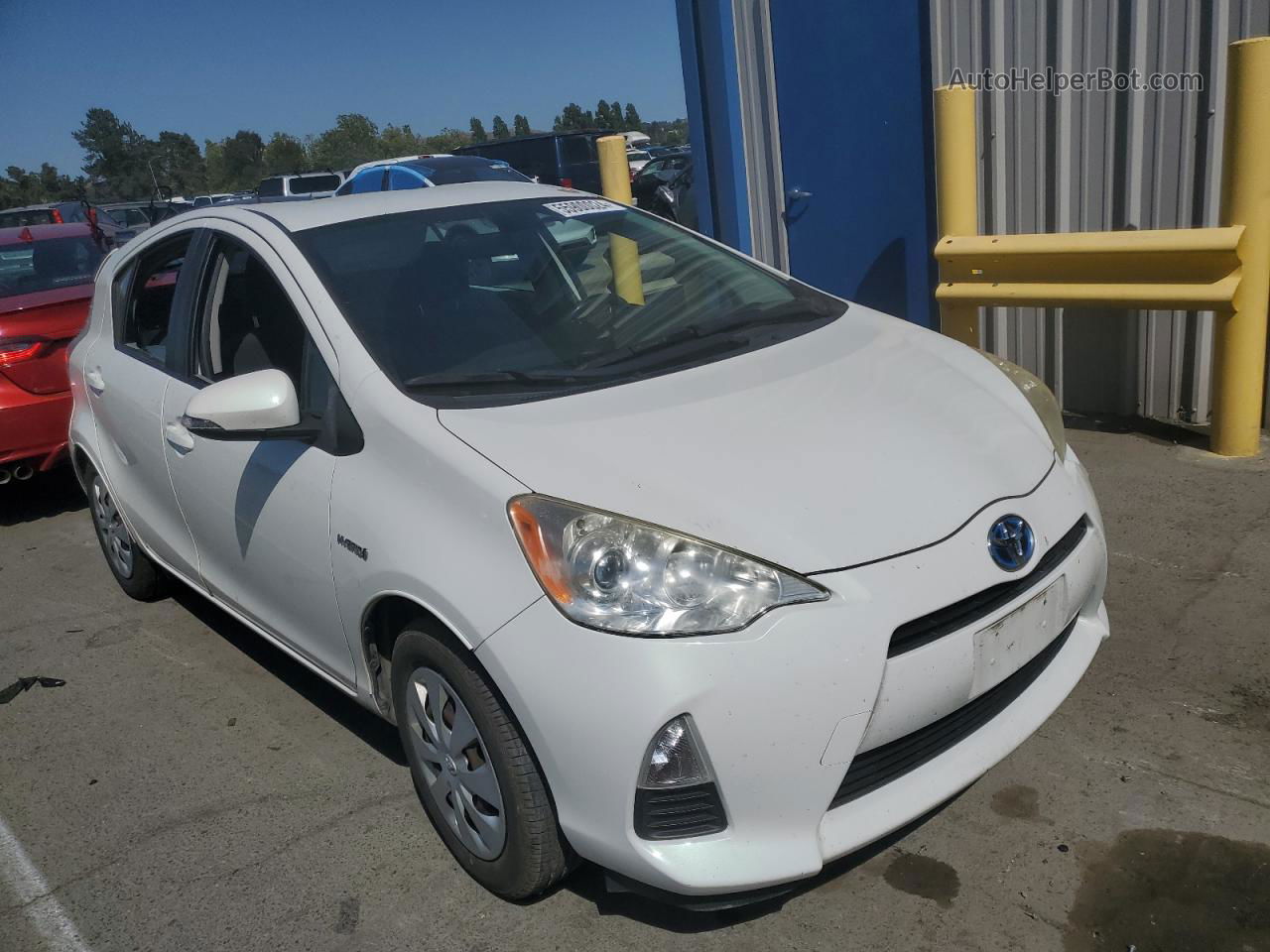 2013 Toyota Prius C  White vin: JTDKDTB36D1553130