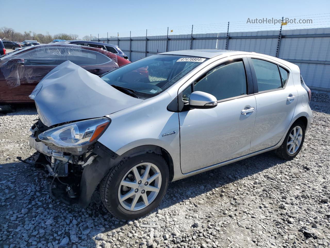 2016 Toyota Prius C  Серебряный vin: JTDKDTB36G1116278