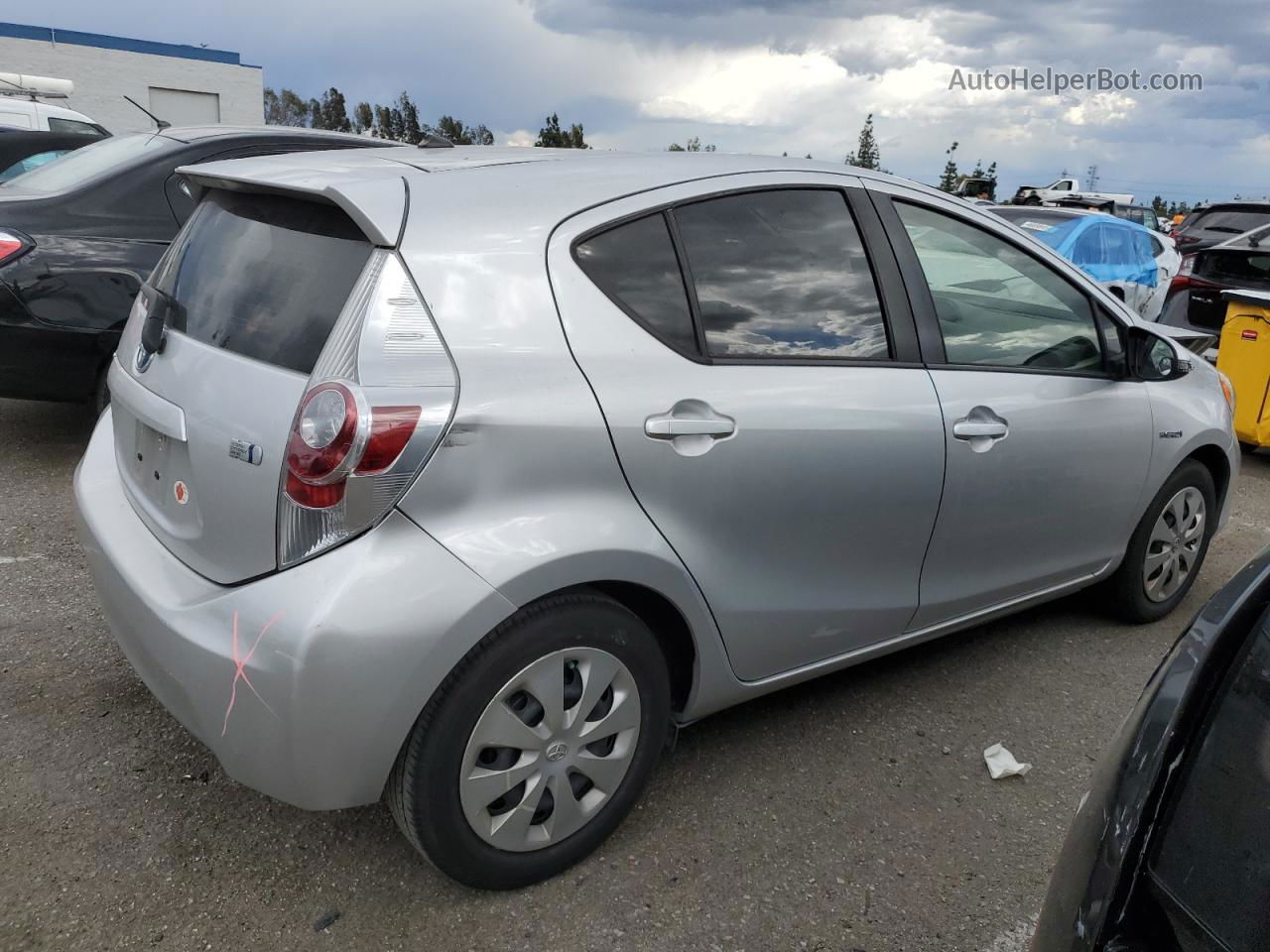 2014 Toyota Prius C  Silver vin: JTDKDTB37E1075589