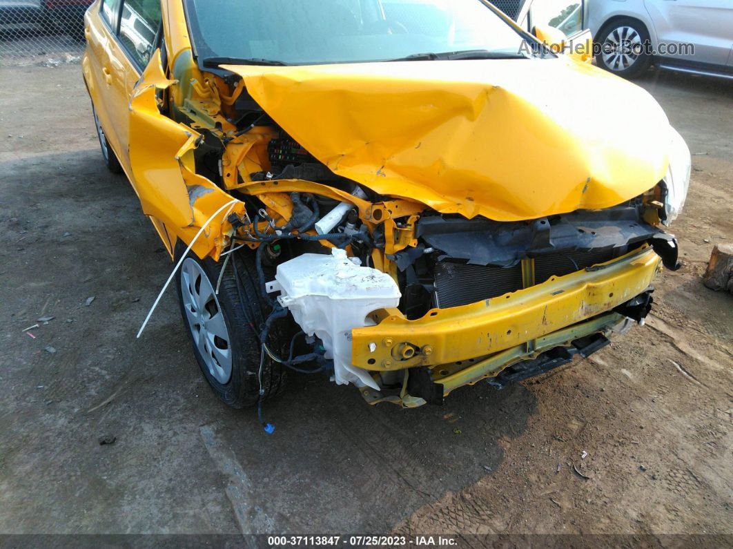 2014 Toyota Prius C One/three/two/four Yellow vin: JTDKDTB37E1078265