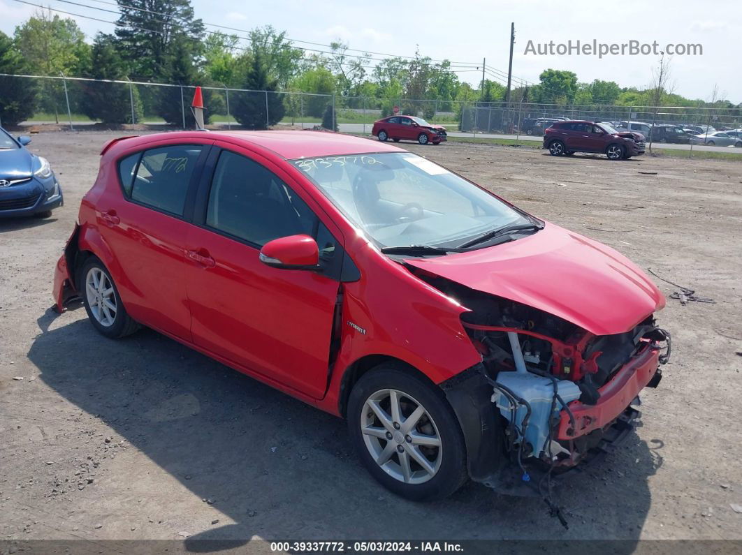 2014 Toyota Prius C Three Красный vin: JTDKDTB37E1079285