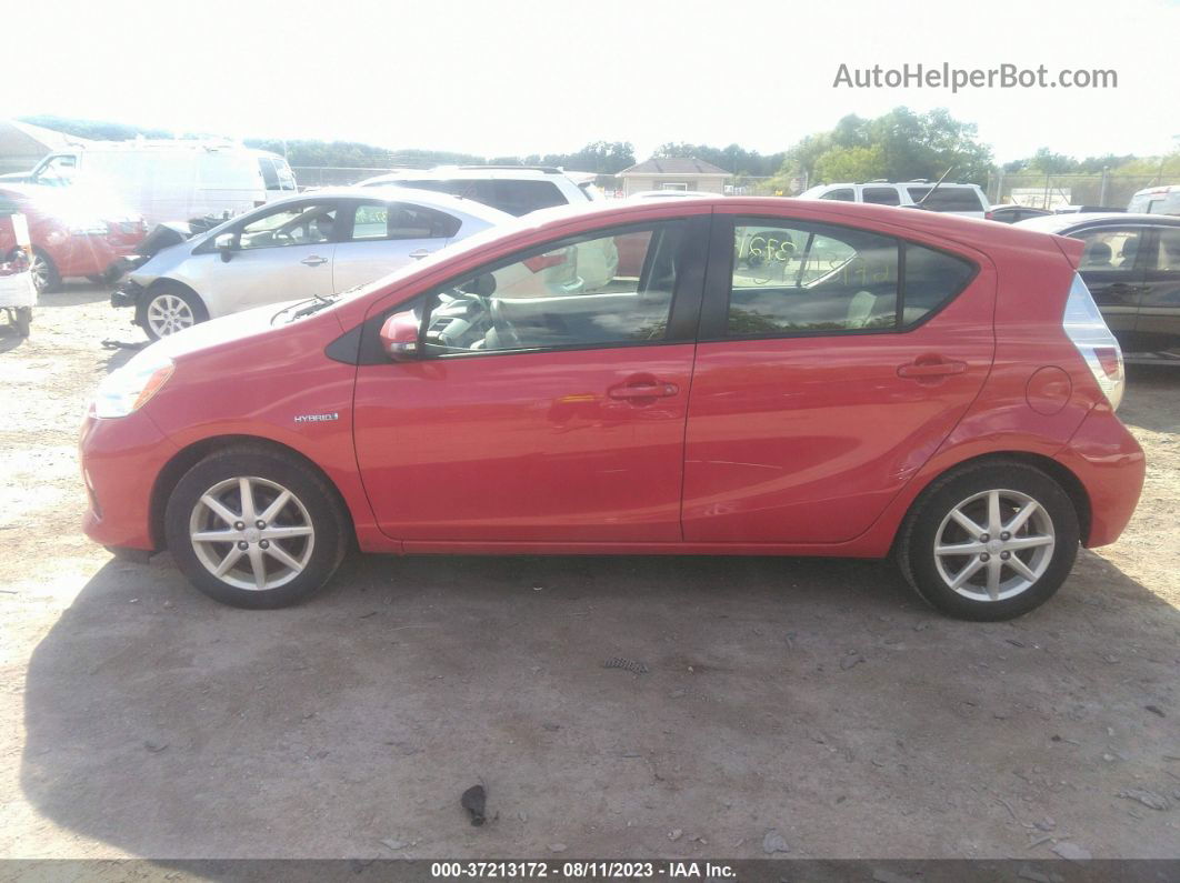 2014 Toyota Prius C One/three/two/four Red vin: JTDKDTB37E1079643