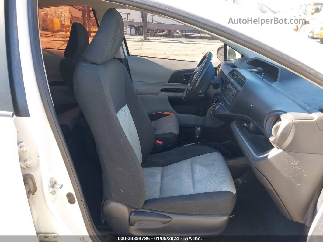 2014 Toyota Prius C Two Белый vin: JTDKDTB37E1558628