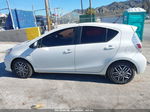 2014 Toyota Prius C Two Белый vin: JTDKDTB37E1558628