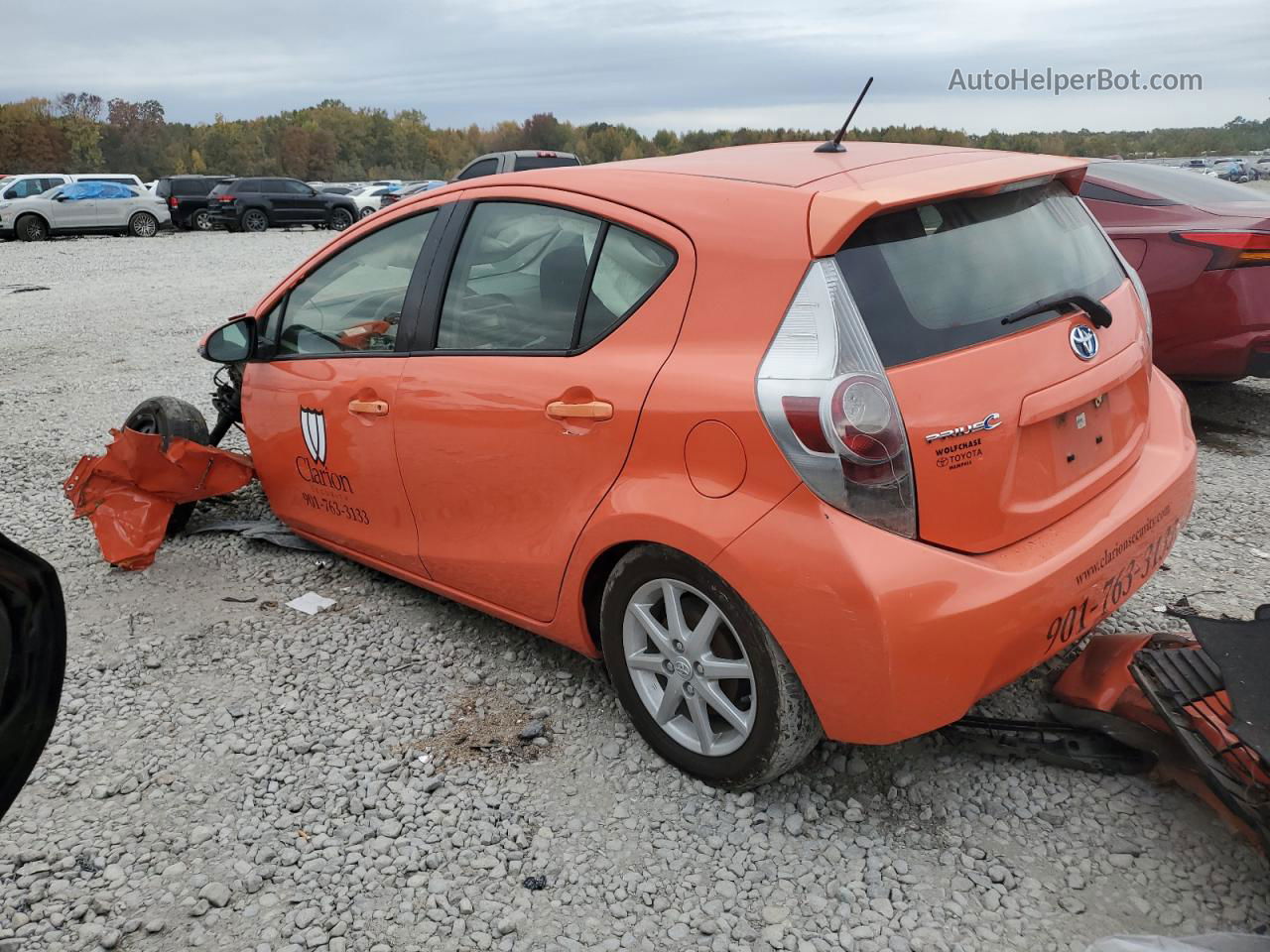 2013 Toyota Prius C  Оранжевый vin: JTDKDTB38D1040168