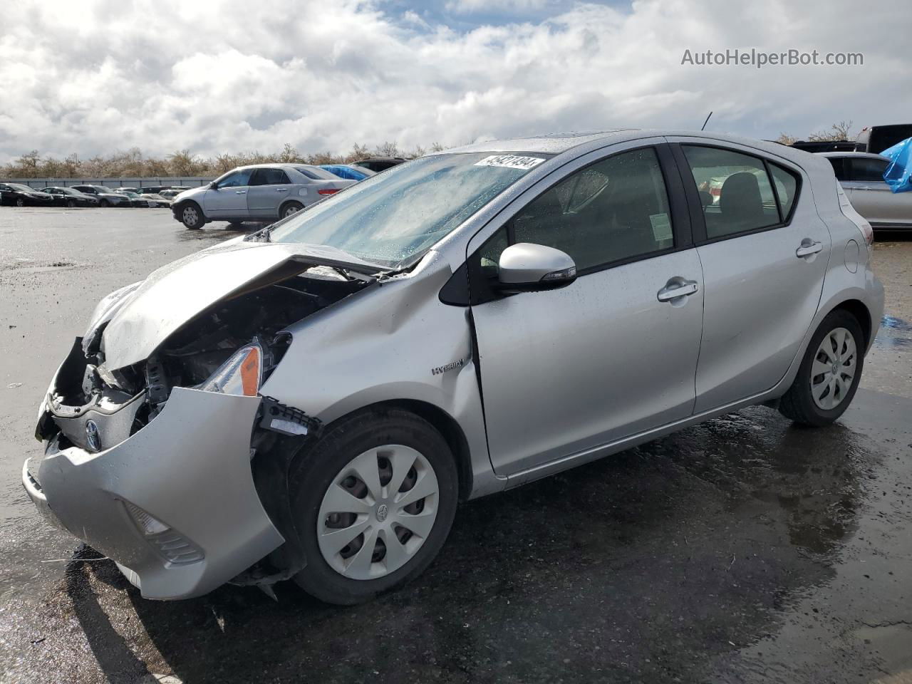 2013 Toyota Prius C  Серебряный vin: JTDKDTB38D1043247