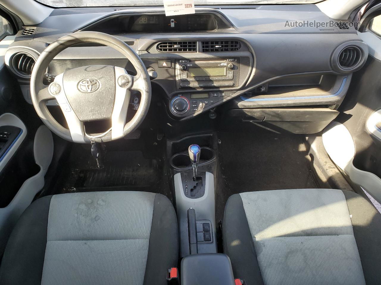 2013 Toyota Prius C  Белый vin: JTDKDTB38D1554778