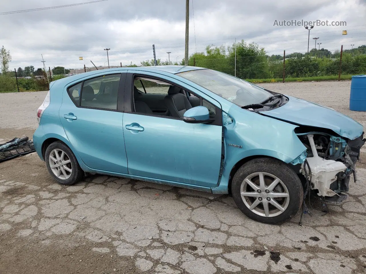 2014 Toyota Prius C  Blue vin: JTDKDTB39E1065999