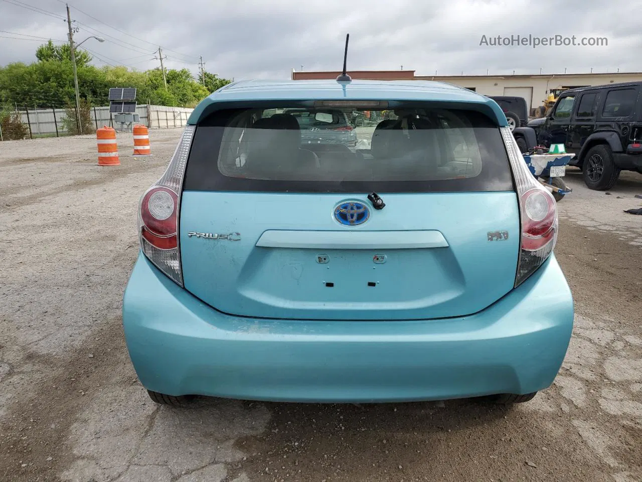 2014 Toyota Prius C  Blue vin: JTDKDTB39E1065999