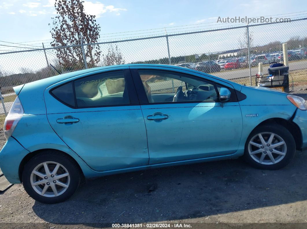 2014 Toyota Prius C Three Синий vin: JTDKDTB39E1074959