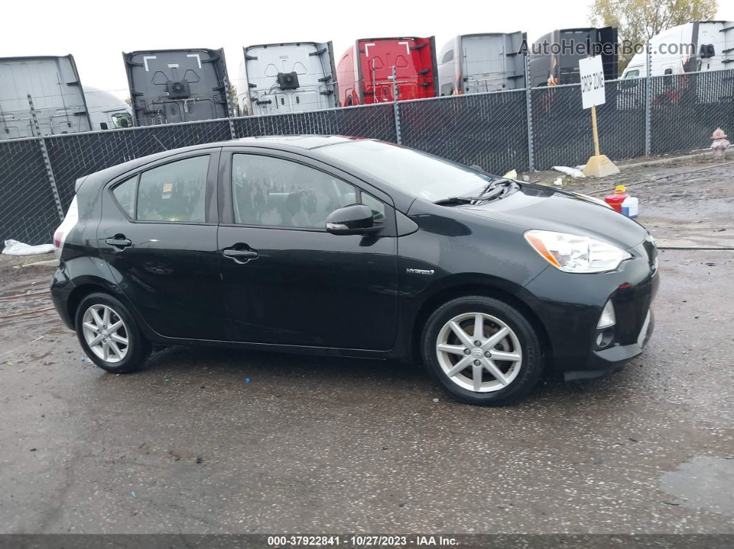 2014 Toyota Prius C Four Черный vin: JTDKDTB39E1080244