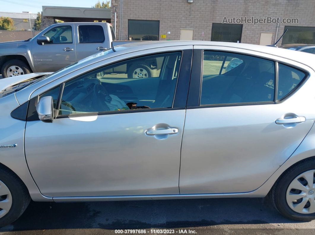 2014 Toyota Prius C Three White vin: JTDKDTB39E1085282