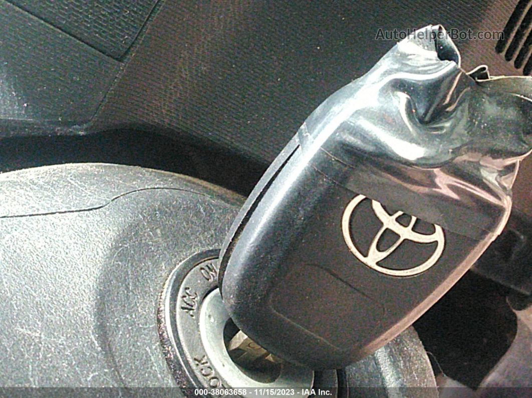 2014 Toyota Prius C Two Silver vin: JTDKDTB39E1559862