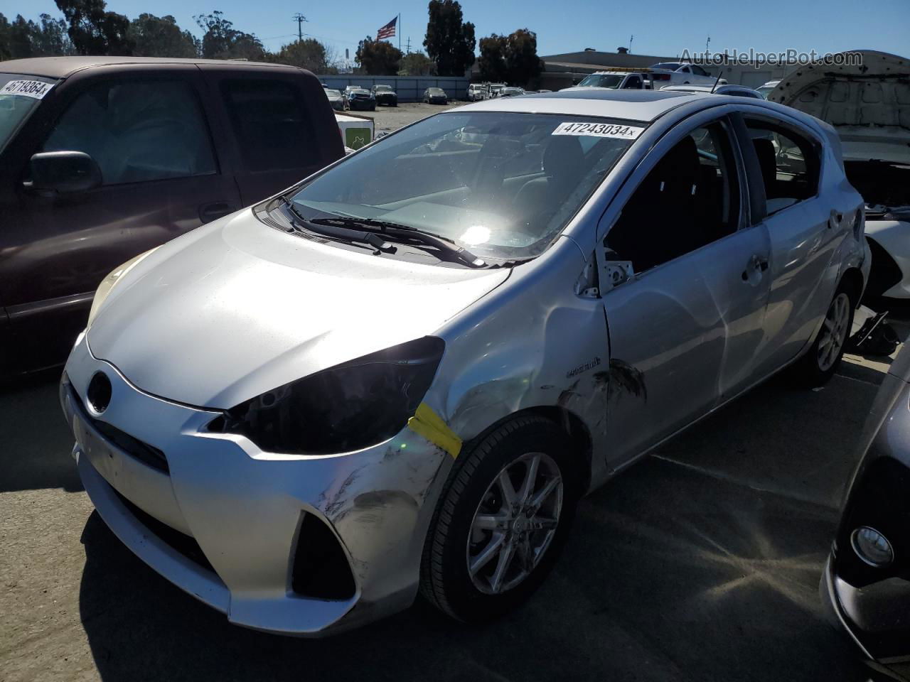 2013 Toyota Prius C  Silver vin: JTDKDTB3XD1040933