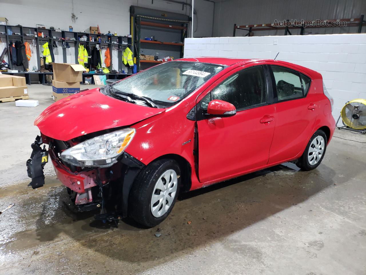 2014 Toyota Prius C  Red vin: JTDKDTB3XE1565248