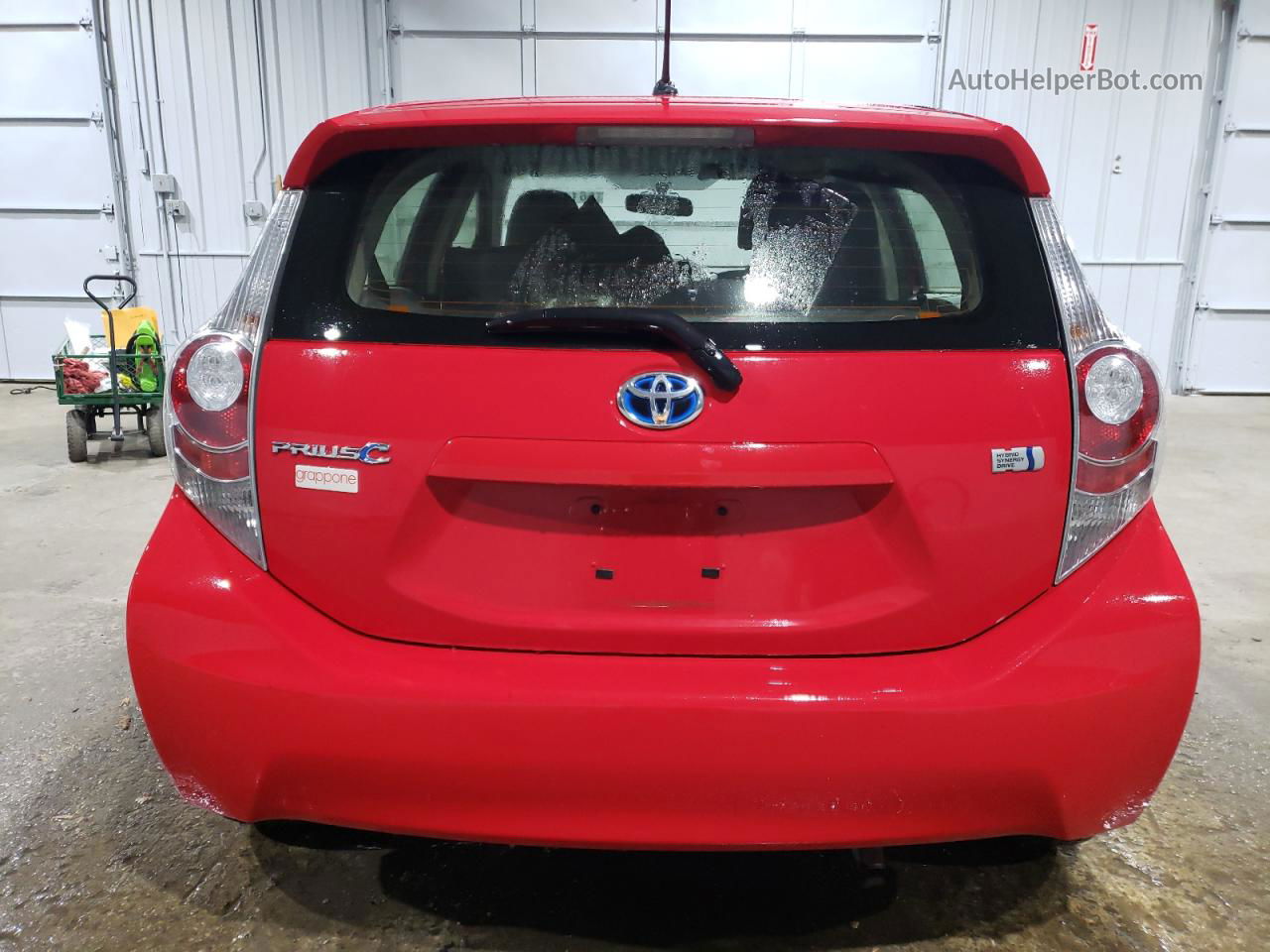 2014 Toyota Prius C  Red vin: JTDKDTB3XE1565248