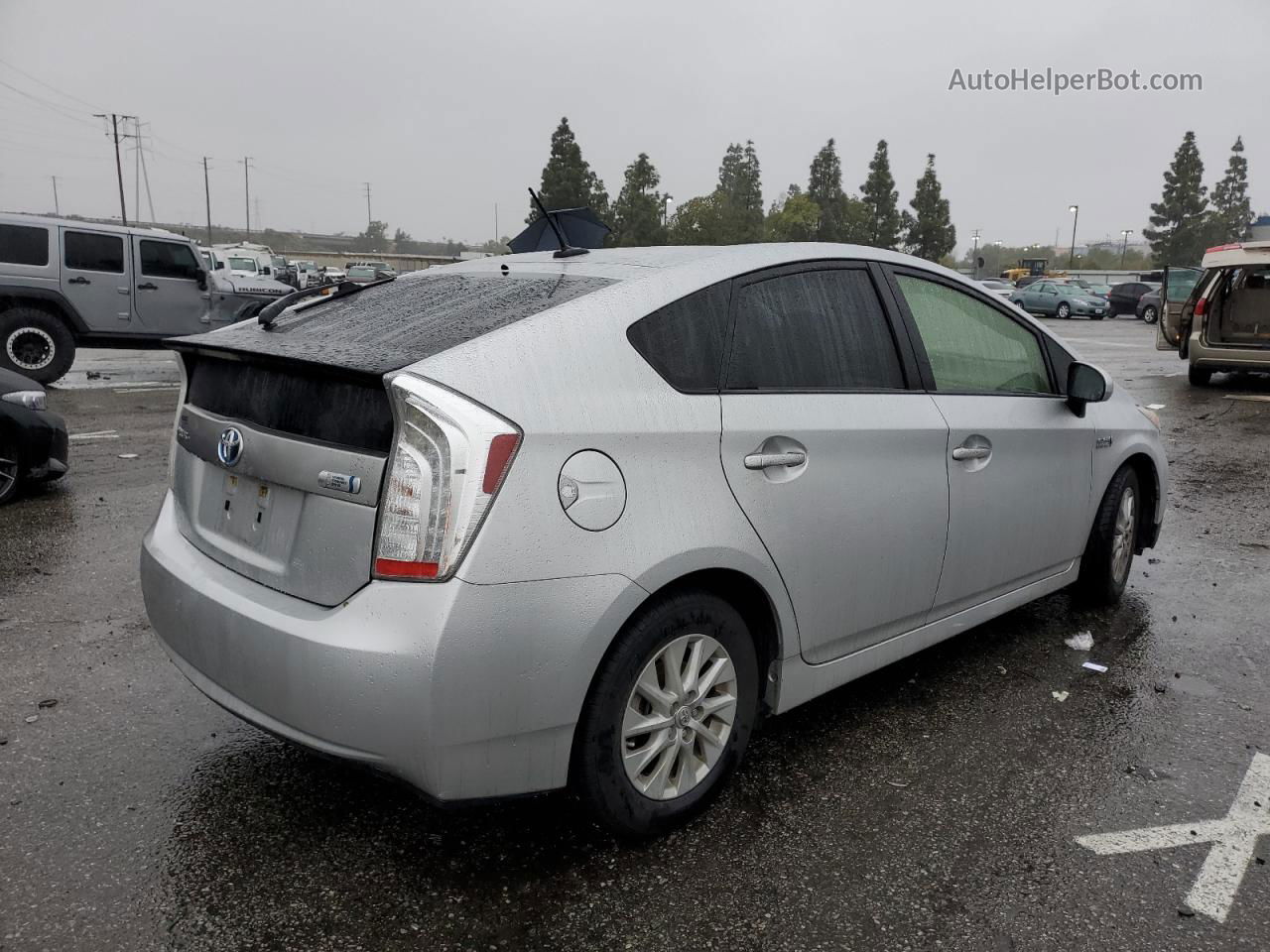 2014 Toyota Prius Plug-in  Silver vin: JTDKN3DP6E3057893