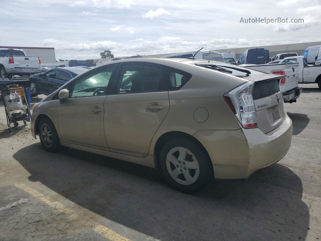 2011 Toyota Prius  Золотой vin: JTDKN3DU0B1384867