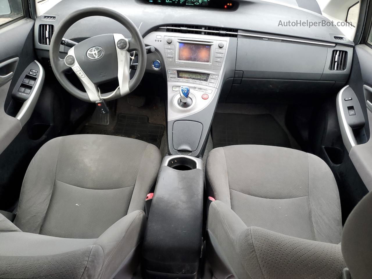 2013 Toyota Prius  Серебряный vin: JTDKN3DU0D1646471