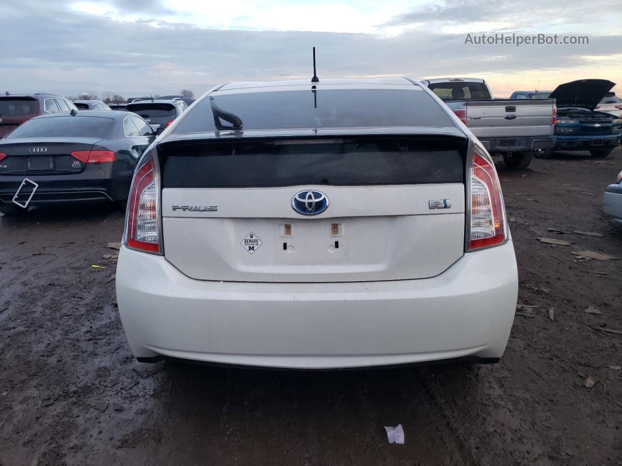 2013 Toyota Prius  White vin: JTDKN3DU0D5555953