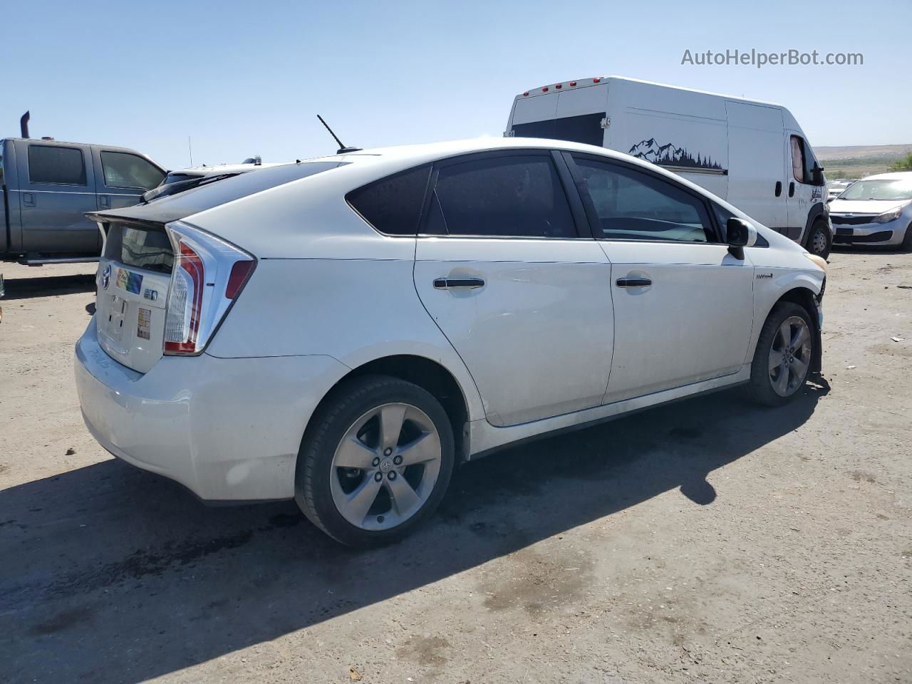 2013 Toyota Prius  White vin: JTDKN3DU0D5603046