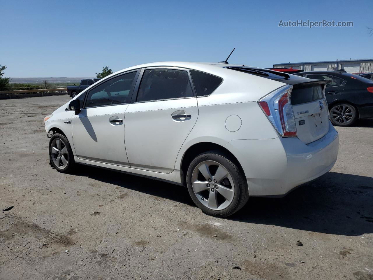 2013 Toyota Prius  White vin: JTDKN3DU0D5603046