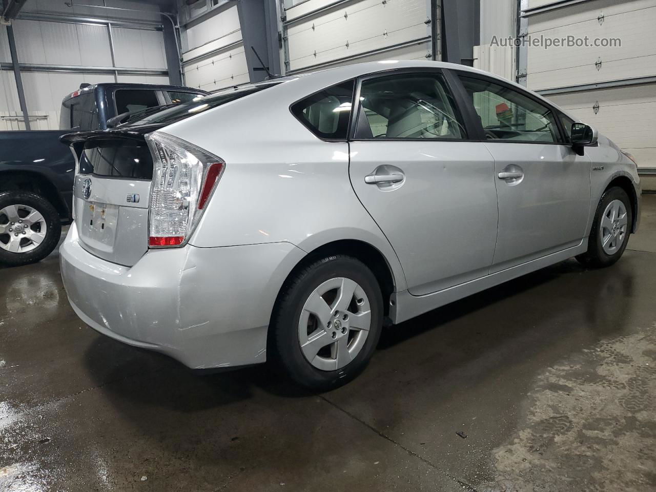 2011 Toyota Prius  Серебряный vin: JTDKN3DU1B1474089