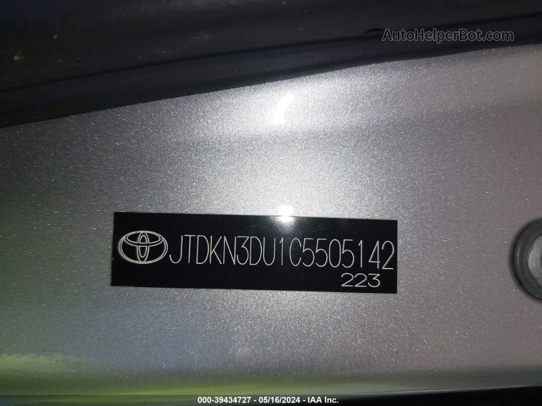 2012 Toyota Prius Two Серебряный vin: JTDKN3DU1C5505142