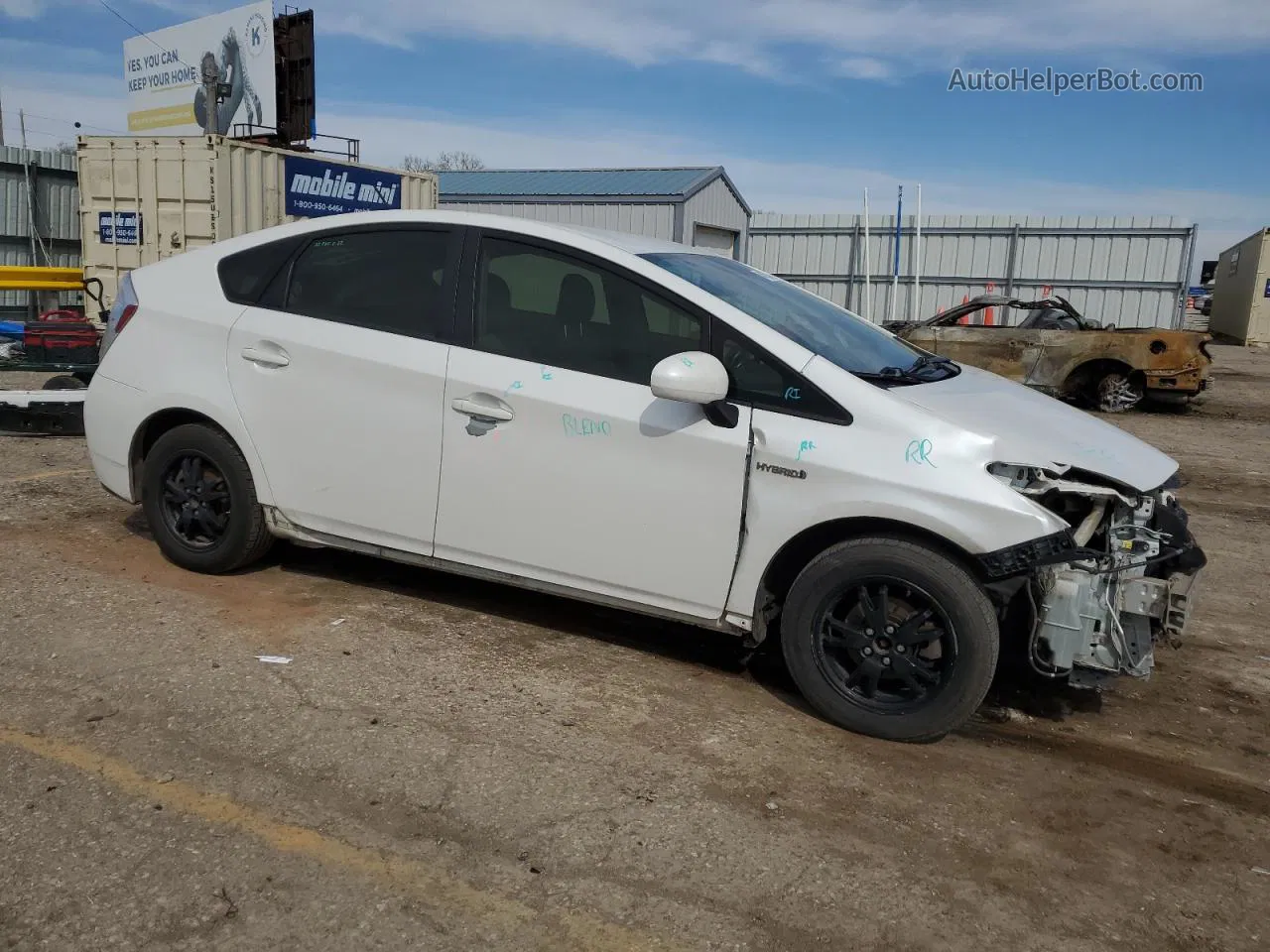 2013 Toyota Prius  Белый vin: JTDKN3DU1D5659559