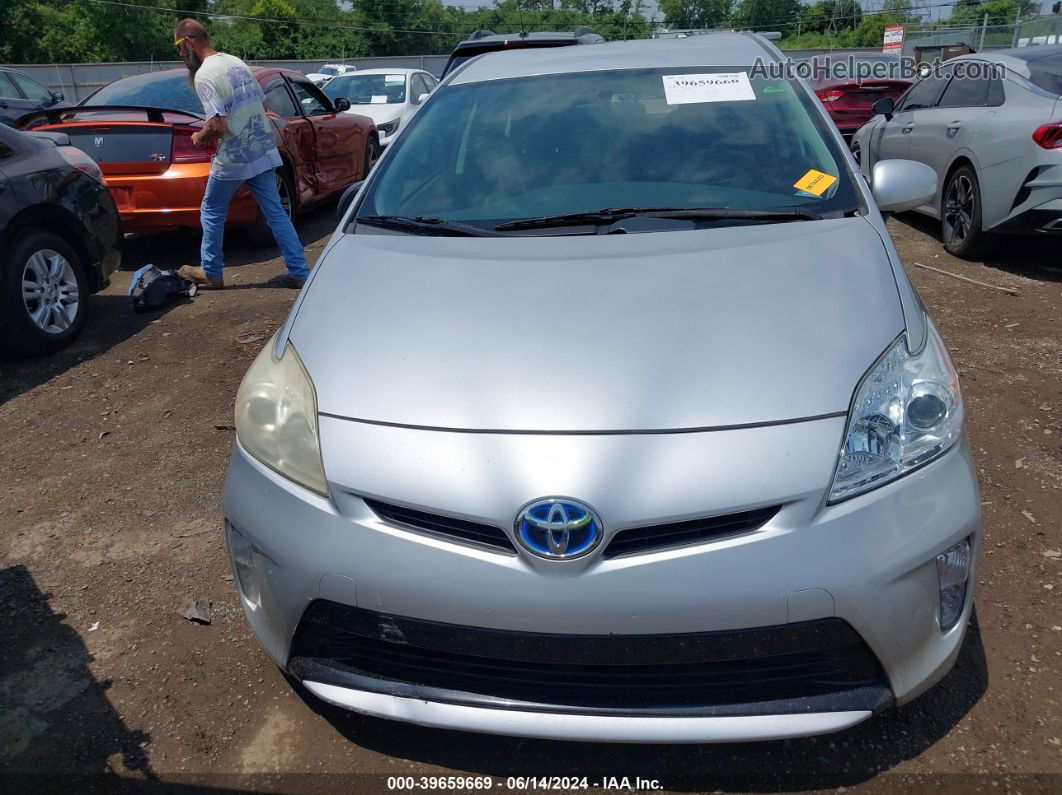 2013 Toyota Prius Two Серебряный vin: JTDKN3DU1D5663966