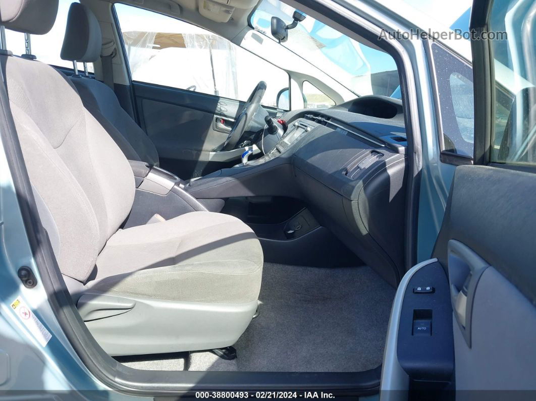 2015 Toyota Prius Two Бирюзовый vin: JTDKN3DU1F1969818