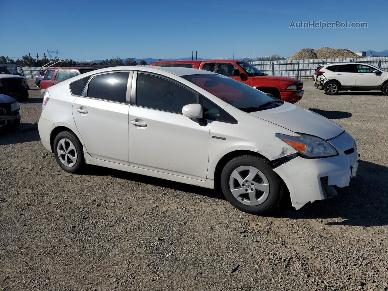 2013 Toyota Prius  Белый vin: JTDKN3DU2D0351684