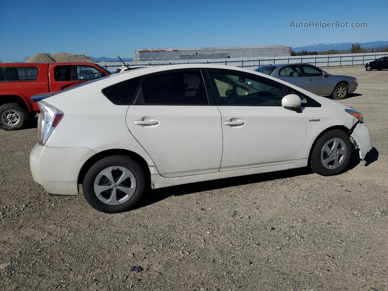 2013 Toyota Prius  Белый vin: JTDKN3DU2D0351684