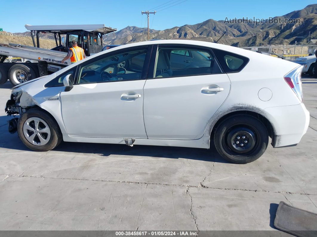 2013 Toyota Prius Three White vin: JTDKN3DU2D5655391