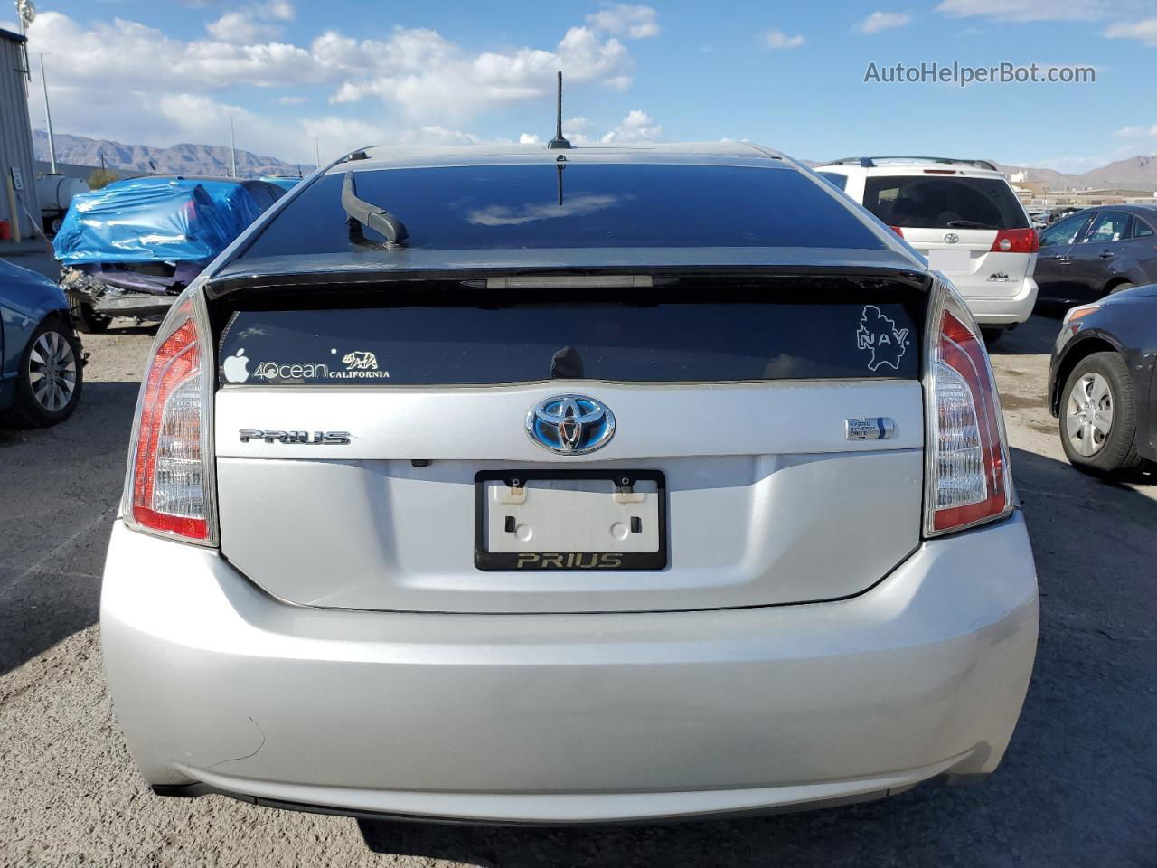 2015 Toyota Prius  Серебряный vin: JTDKN3DU2F0473822