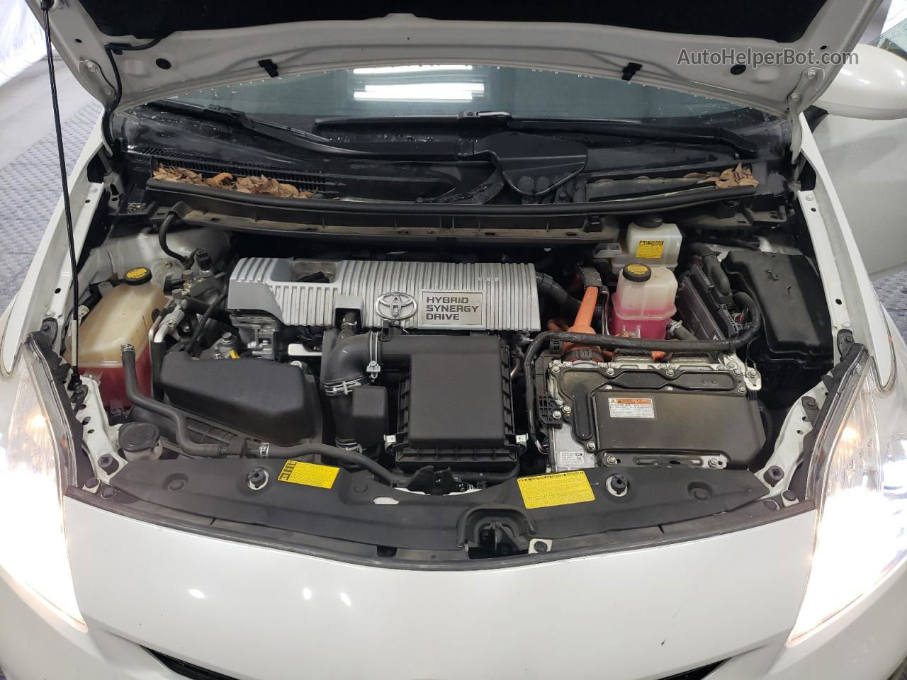 2013 Toyota Prius  Белый vin: JTDKN3DU3D1673504