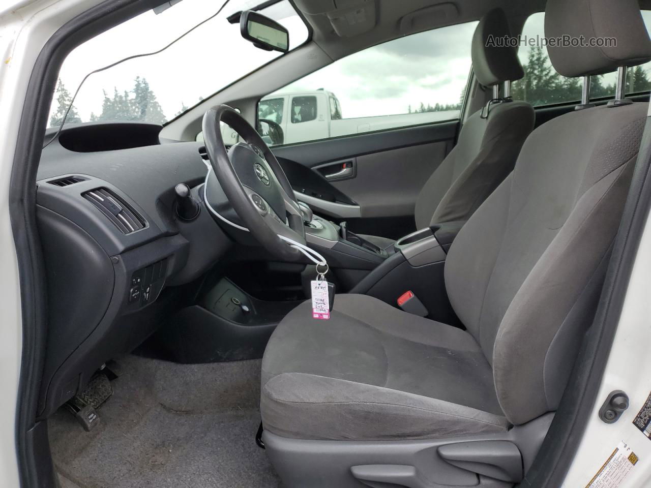 2013 Toyota Prius  Белый vin: JTDKN3DU3D1715654