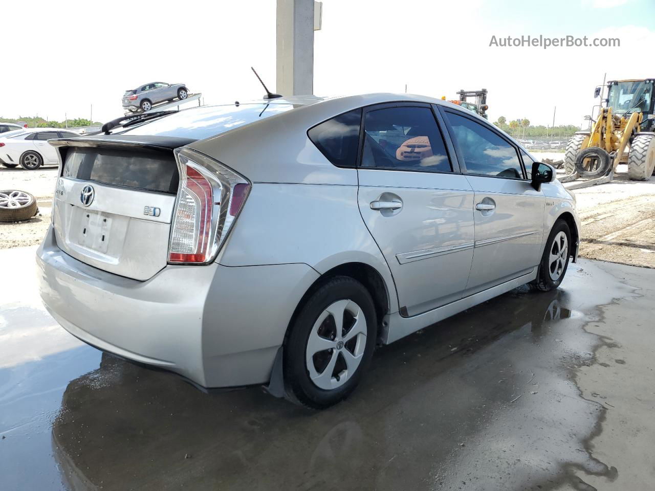 2013 Toyota Prius  Серебряный vin: JTDKN3DU3D5552531