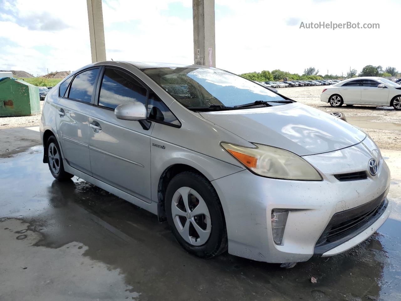 2013 Toyota Prius  Серебряный vin: JTDKN3DU3D5552531