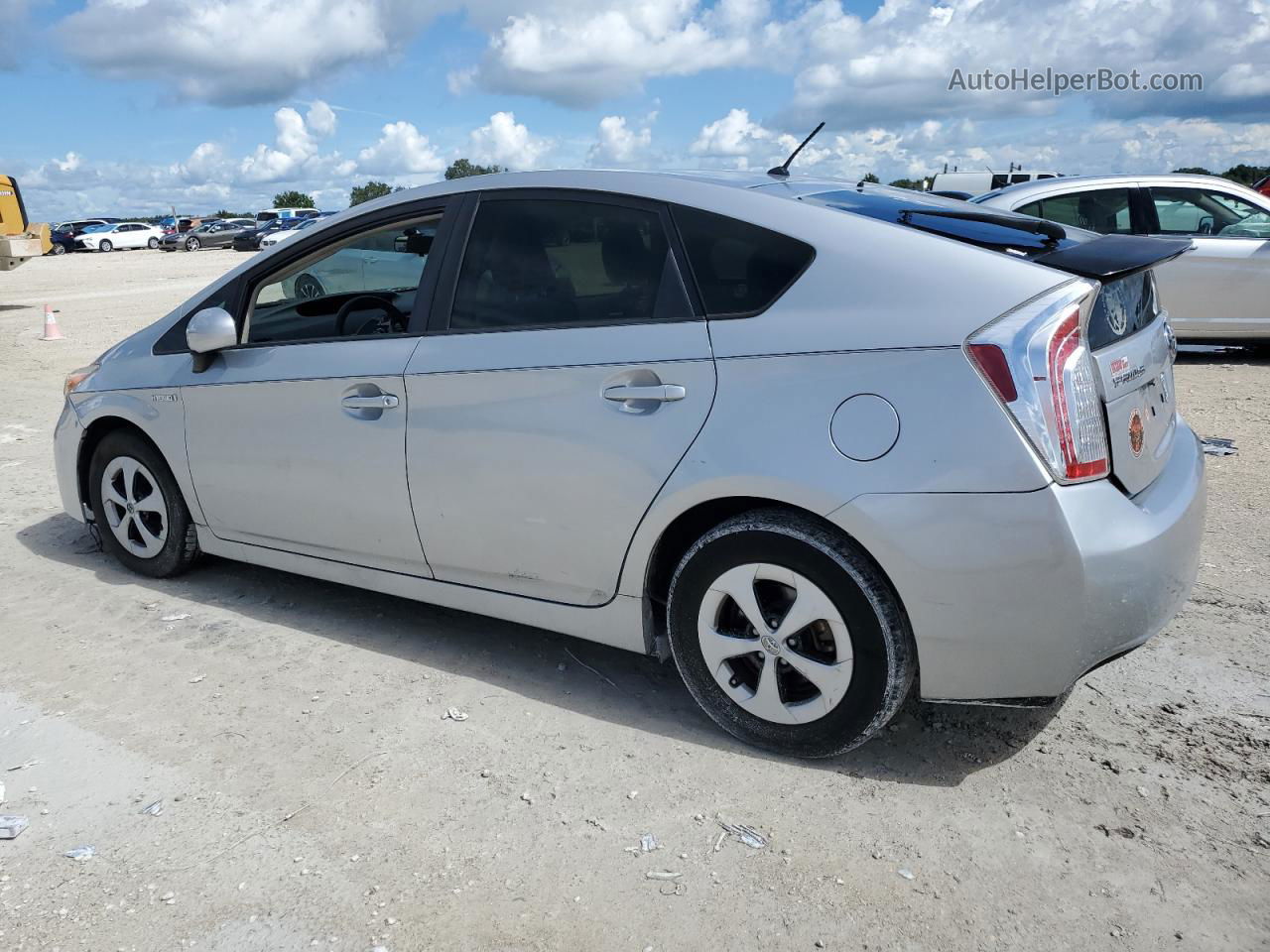 2013 Toyota Prius  Серебряный vin: JTDKN3DU3D5607298