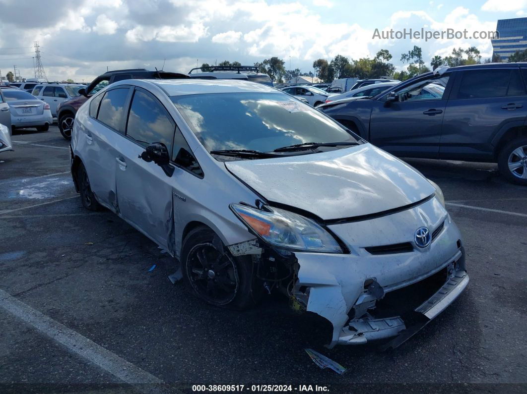 2014 Toyota Prius Two Серебряный vin: JTDKN3DU3E0385733