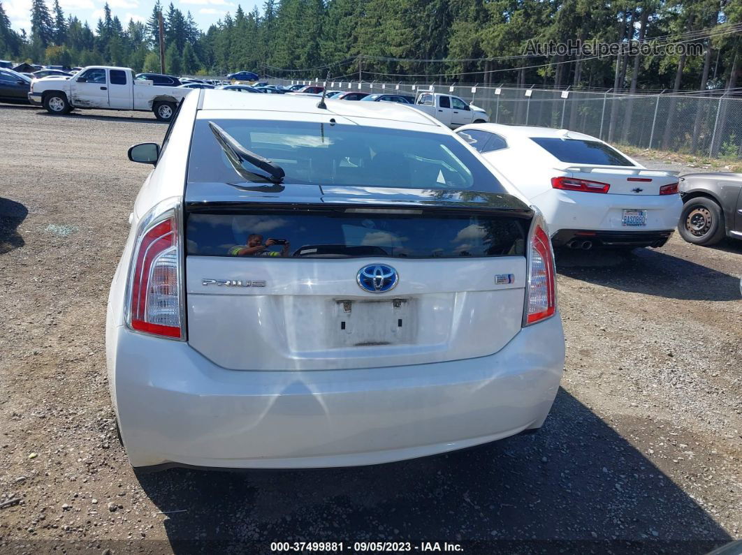 2014 Toyota Prius Two vin: JTDKN3DU3E1756075