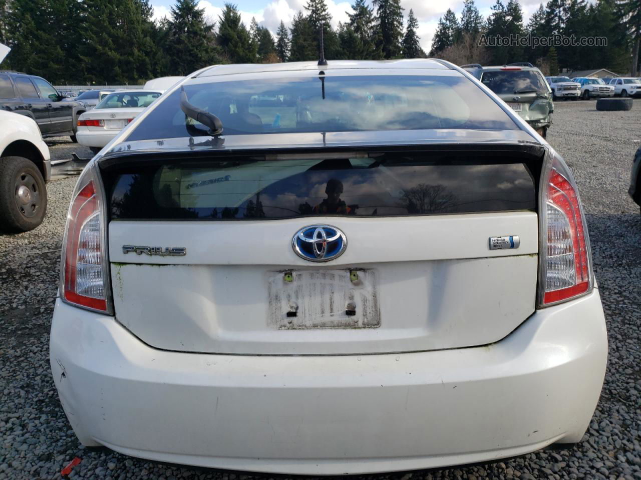 2013 Toyota Prius  White vin: JTDKN3DU4D0346924