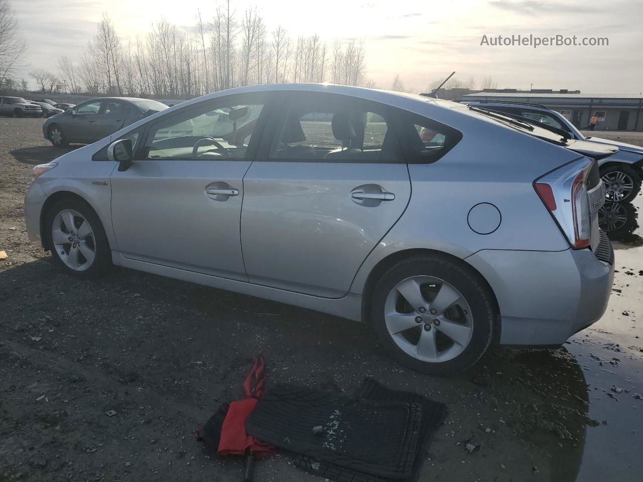 2013 Toyota Prius  Серебряный vin: JTDKN3DU4D5573291