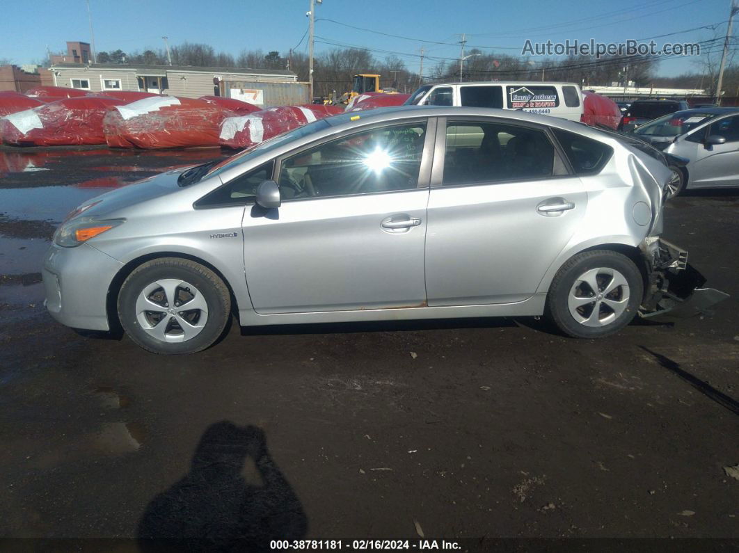 2014 Toyota Prius Two Серебряный vin: JTDKN3DU4E0389807