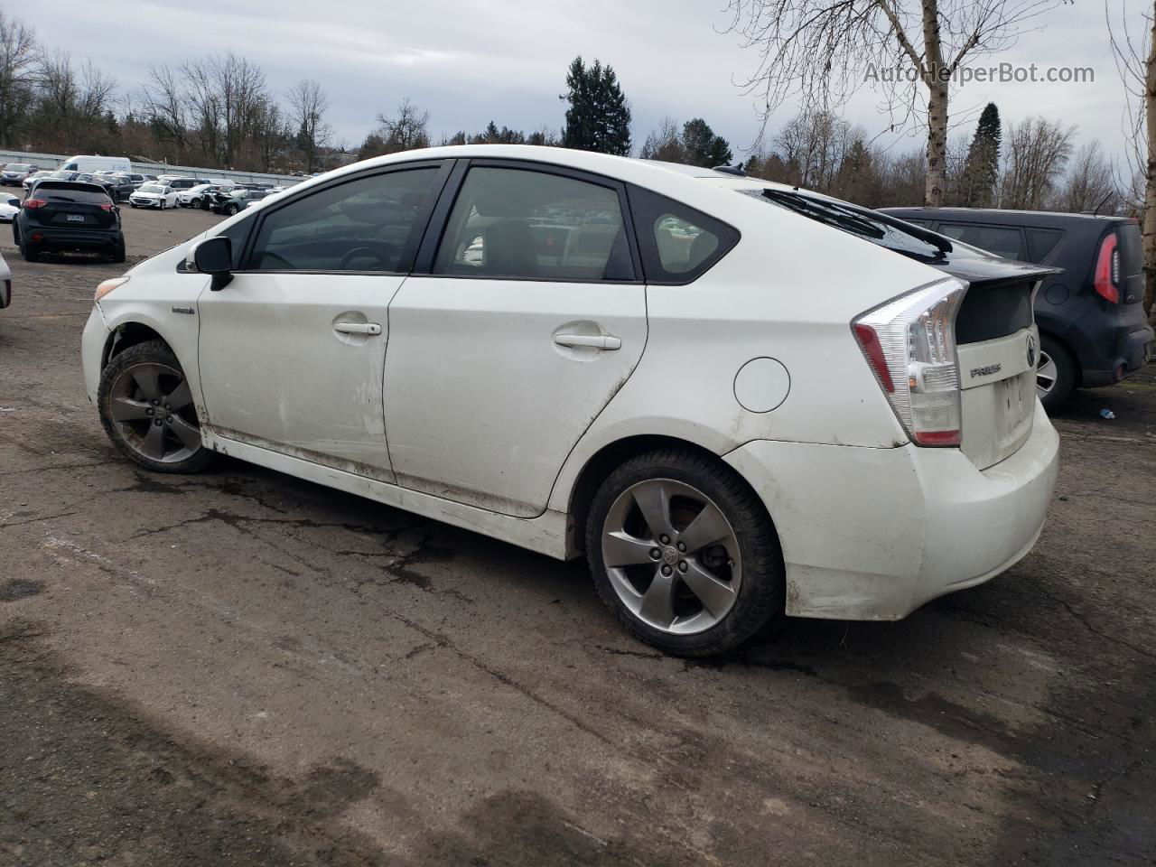 2015 Toyota Prius  Белый vin: JTDKN3DU4F0424380