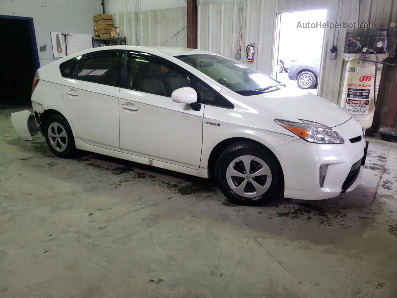 2012 Toyota Prius  White vin: JTDKN3DU5C1605798