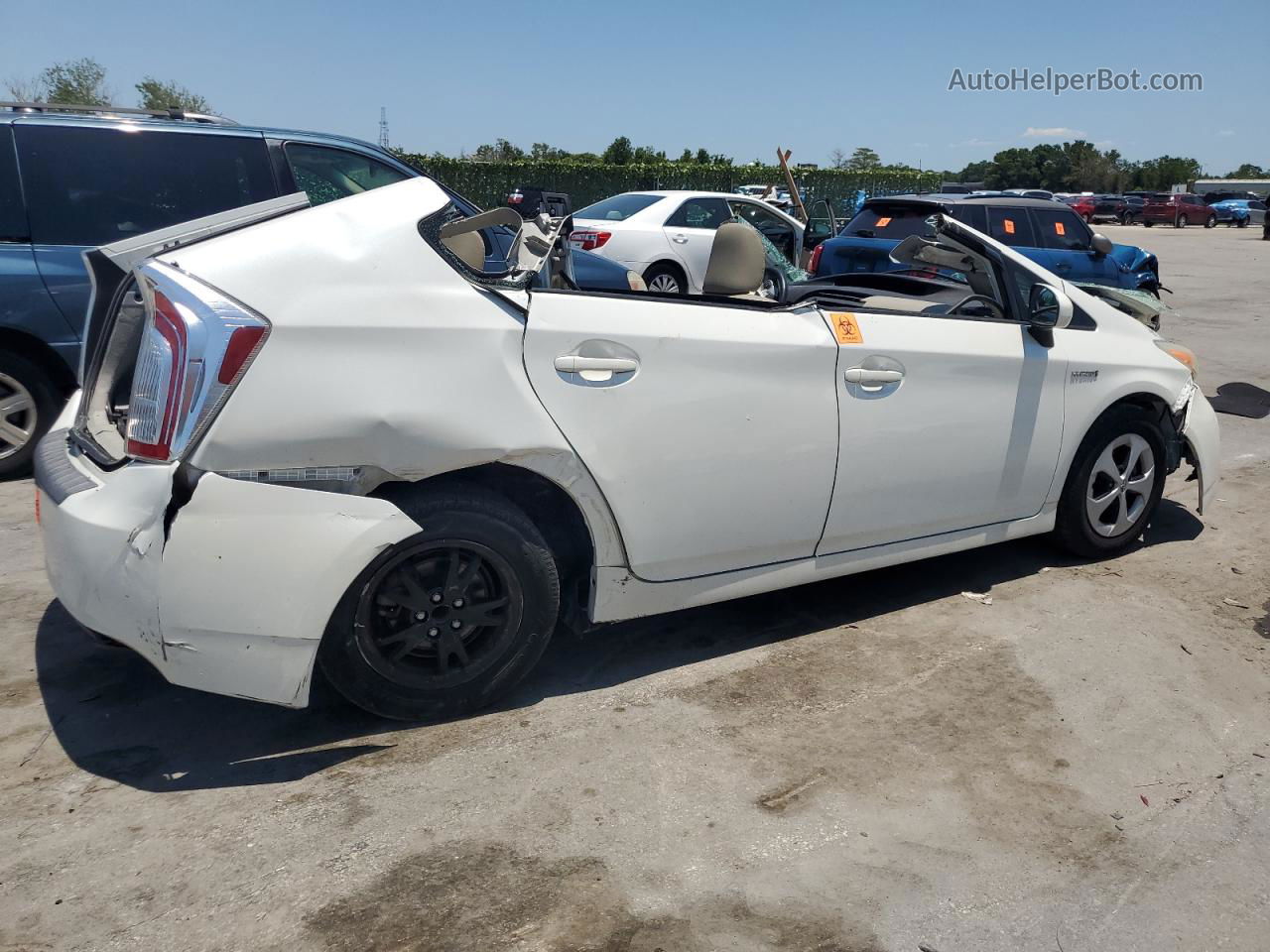 2014 Toyota Prius  White vin: JTDKN3DU5E1737639